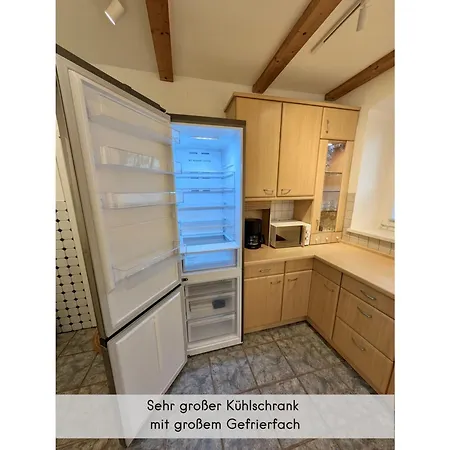 Holiday home Waldhaeuschen - Bis 10 Personen, 4 Schlafzimmer, 2 Baeder, Tischkicker, Kostenlose Parkplaetze, Wlan, Smart-tvs *