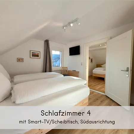 Waldhaeuschen - Bis 10 Personen, 4 Schlafzimmer, 2 Baeder, Tischkicker, Kostenlose Parkplaetze, Wlan, Smart-tvs *