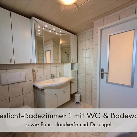 Holiday home Waldhaeuschen - Bis 10 Personen, 4 Schlafzimmer, 2 Baeder, Tischkicker, Kostenlose Parkplaetze, Wlan, Smart-tvs Mehlmeisel