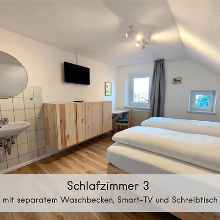 Holiday home Waldhaeuschen - Bis 10 Personen, 4 Schlafzimmer, 2 Baeder, Tischkicker, Kostenlose Parkplaetze, Wlan, Smart-tvs